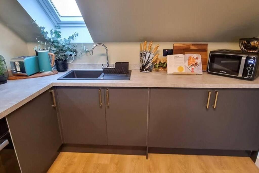 Super Stylish Apartment In Urmston Flat 3 Exterior foto