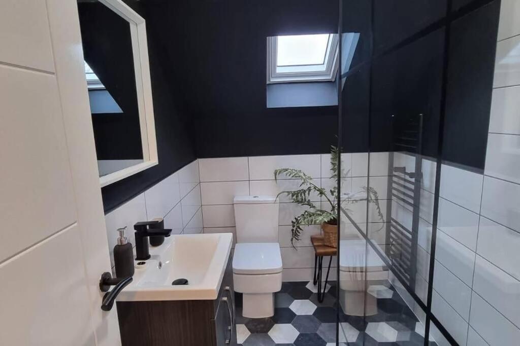 Super Stylish Apartment In Urmston Flat 3 Exterior foto