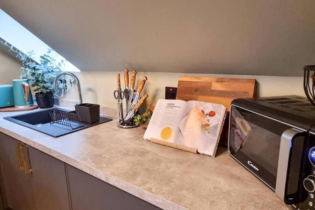Super Stylish Apartment In Urmston Flat 3 Exterior foto